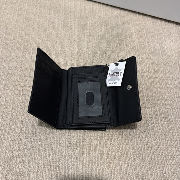 NWT Mundi Rio leather women’s wallet - Picture 3 of 4